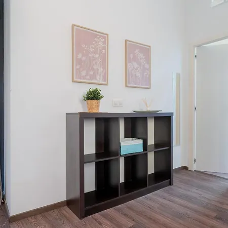 Apartment Panther Aladro Ii